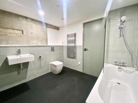 2 bed Flat to rent Image 12