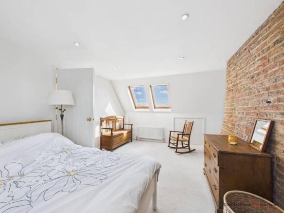 3 bed Terraced for sale Image 8
