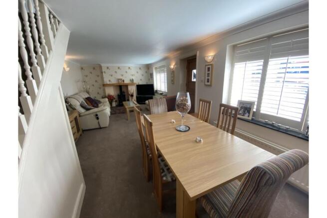 Lounge/Dining Room