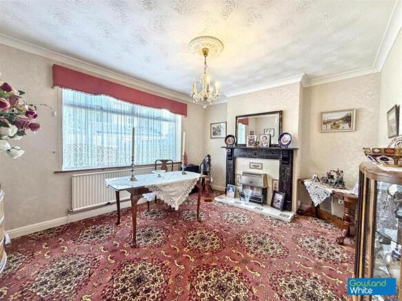4 bed Semi-Detached for sale Image 9