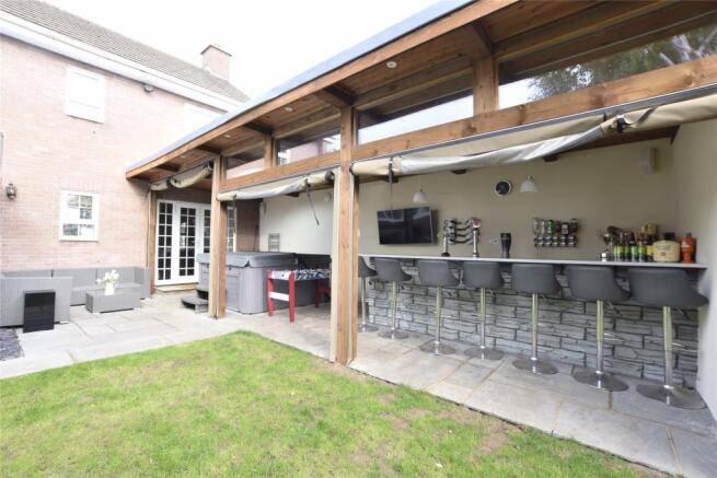 Bar/Recreation Area