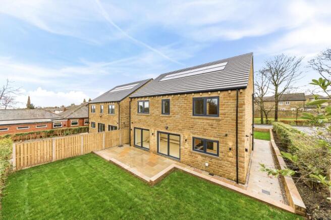5 bed Detached for sale Image 12