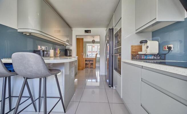 Dining/Kitchen