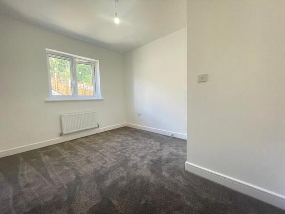 3 bed Semi-Detached to rent Image 6