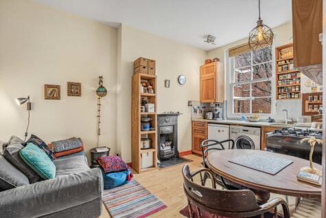 Chenies Street, London, WC1E