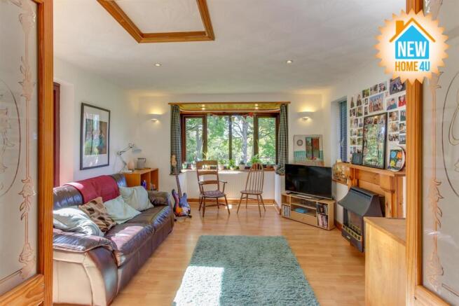 SITTING ROOM: