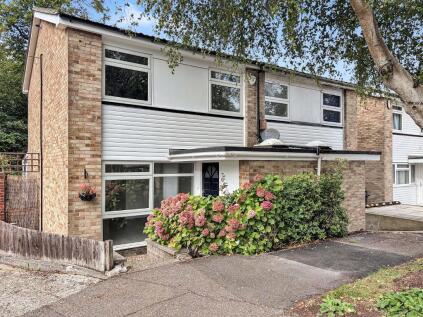 Nicola Close, South Croydon, Surrey, CR2 6NB