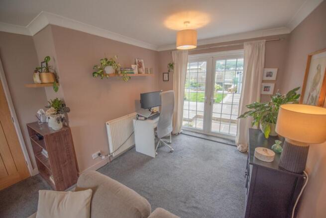 3 bed Semi-Detached for sale Image 4