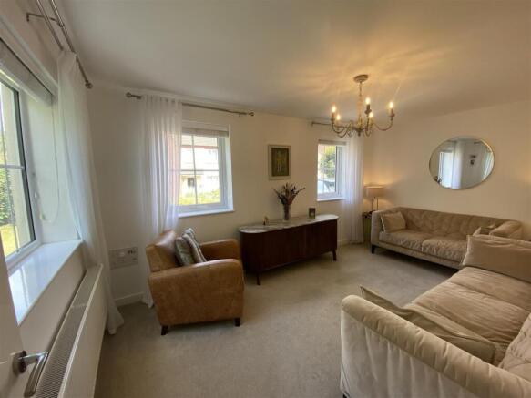 3.S.Livingroom.jpg