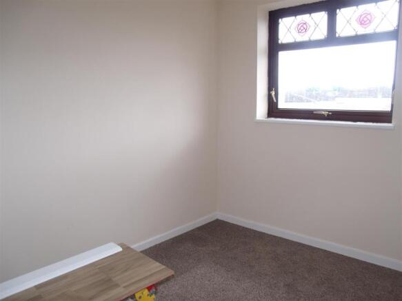 Middle Bedroom