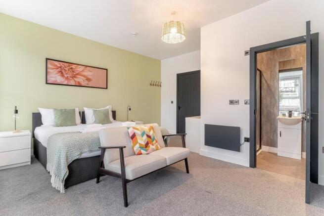 9 bed Town House for sale Image 10