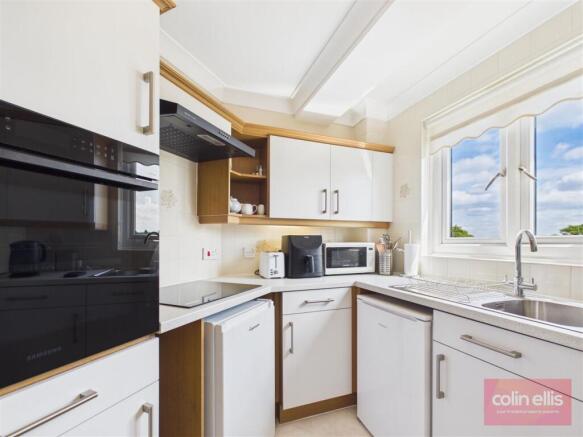 1 bed Flat for sale Image 6