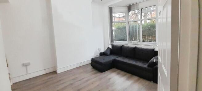 19046ec4-WhatsApp...