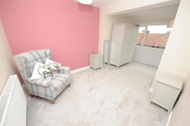 3 bed Semi-Detached for sale Image 12