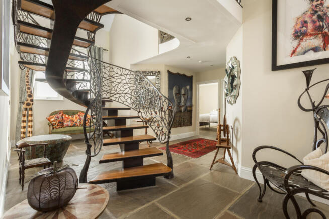 4 bed Detached for sale Image 7