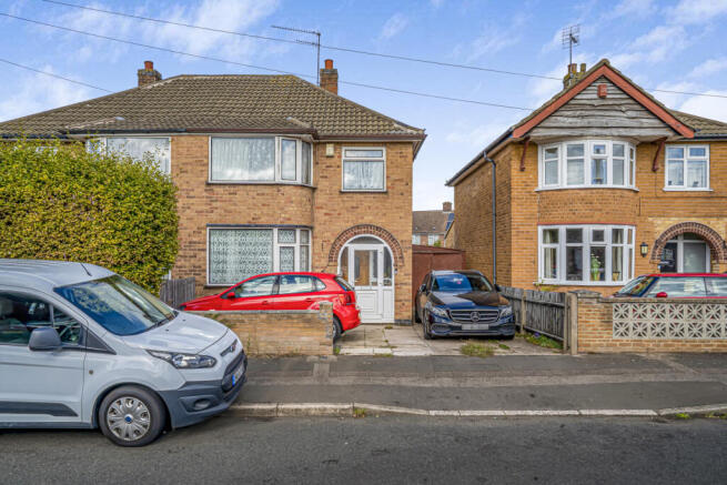 3 Bedroom Semi-Detached Property on Willow Road