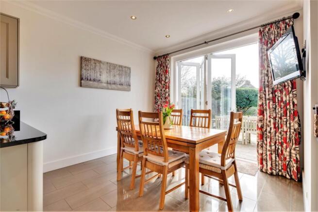 KITCHEN BREAKFAST ROOM