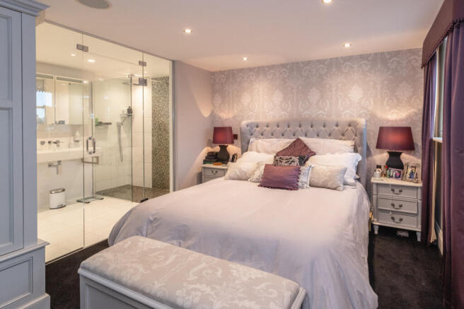 9 bed Detached for sale Image 6