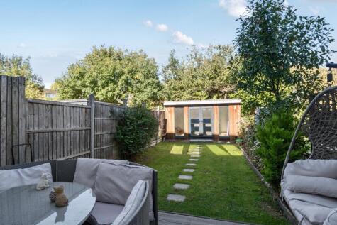 Mead Way, Bromley, BR2