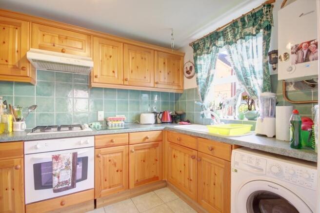 Kitchen 2.jpg