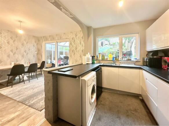 Kitchen Throgh To DIning Area.JPG