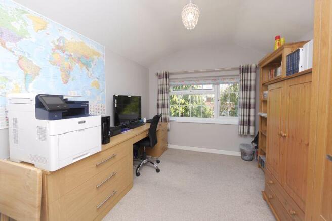 BEDROOM / OFFICE