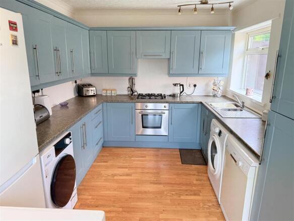 3 bed Detached Bungalow for sale Image 4