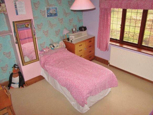 BEDROOM 2