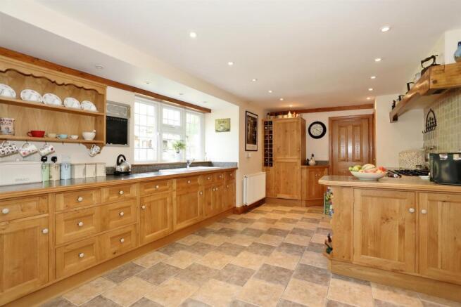 Kitchen/Breakfast Ro