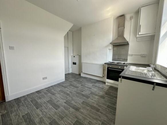 2 bed Terraced to rent Image 7
