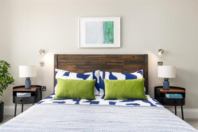 Bedroom1_2.jpg