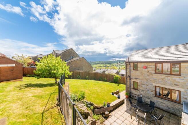 4 bed Semi-Detached for sale Image 5