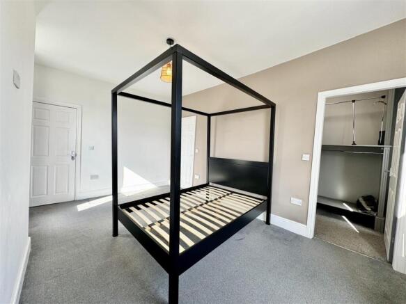 2 bed End of Terrace to rent Image 6