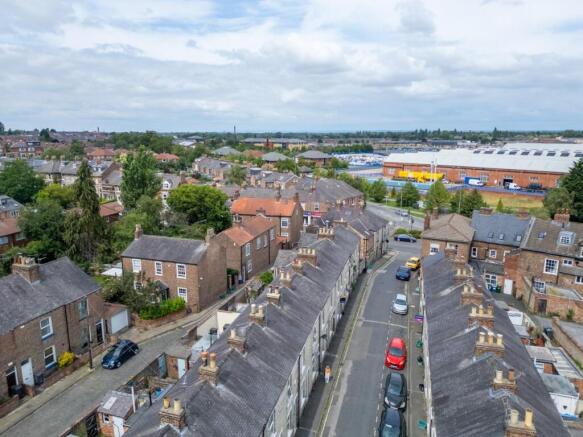 2 bed Terraced for sale Image 10