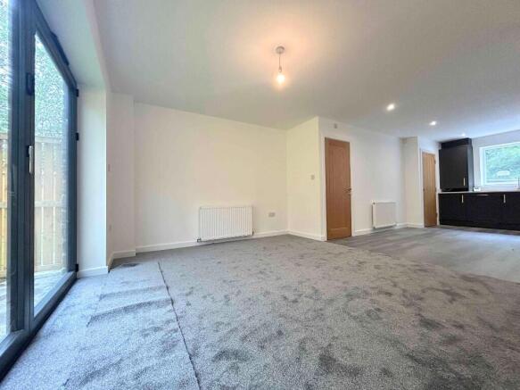 3 bed Town House for sale Image 8