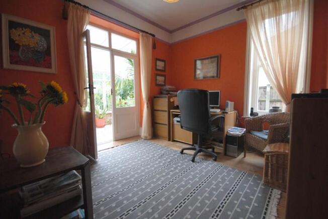 Photo 6