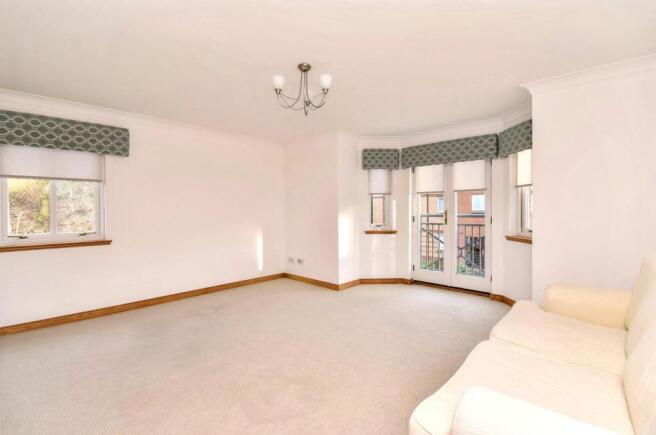 Lounge/Dining Angle 1