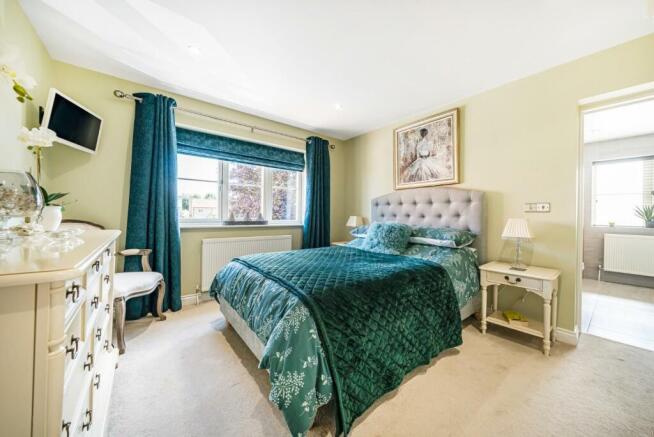 MASTER BEDROOM.jpg