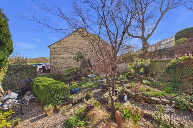 3 bed Terraced for sale Image 4