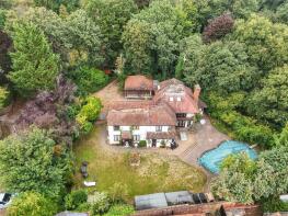 Well House, Burchetts Green Lane, Burchetts Green, Maidenhead SL6 3QW