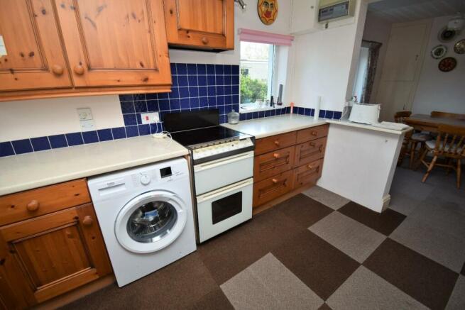 Kitchen 2.jpg