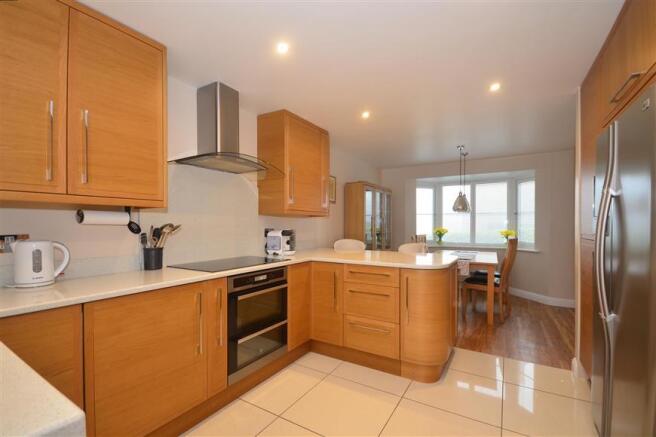Kitchen/ Dining Room
