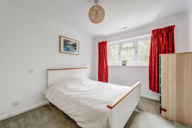 2 bed Flat for sale Image 11
