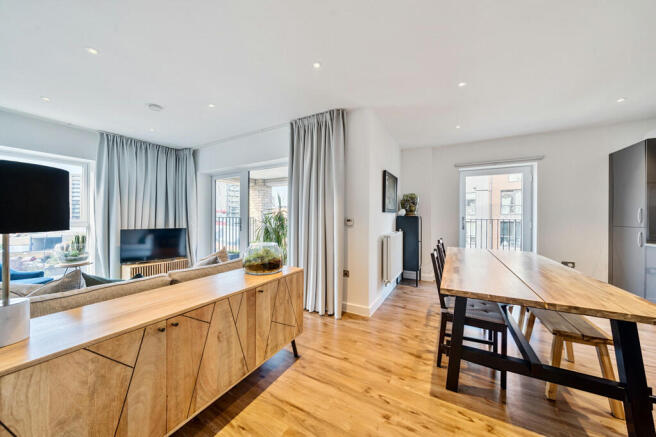 Kitchen/ Dining