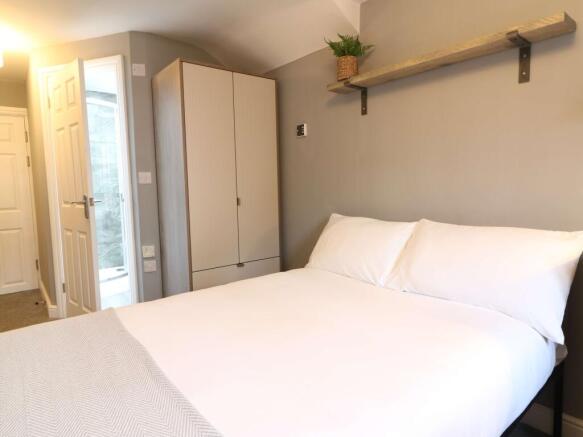 87 Middleton Room 3 2.JPG