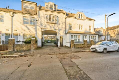 Copper Mews, London, W4
