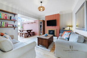 39, Vincent Gardens, London NW2 7RJ