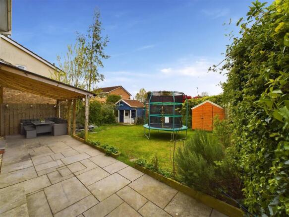 4 bed Detached for sale Image 11