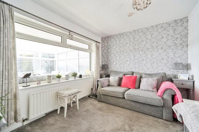 3 bed Semi-Detached for sale Image 4