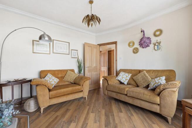 5 bed Semi-Detached for sale Image 11